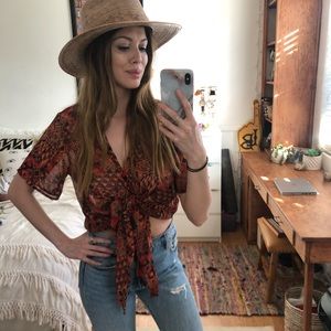 Abstract pattern sheer tie top